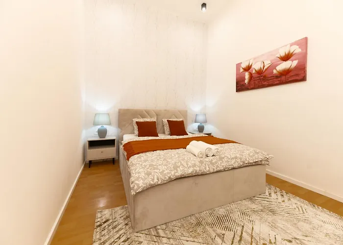 Superior N\' Cozy Mozsar 6 Suite In The Heart Of Budapest