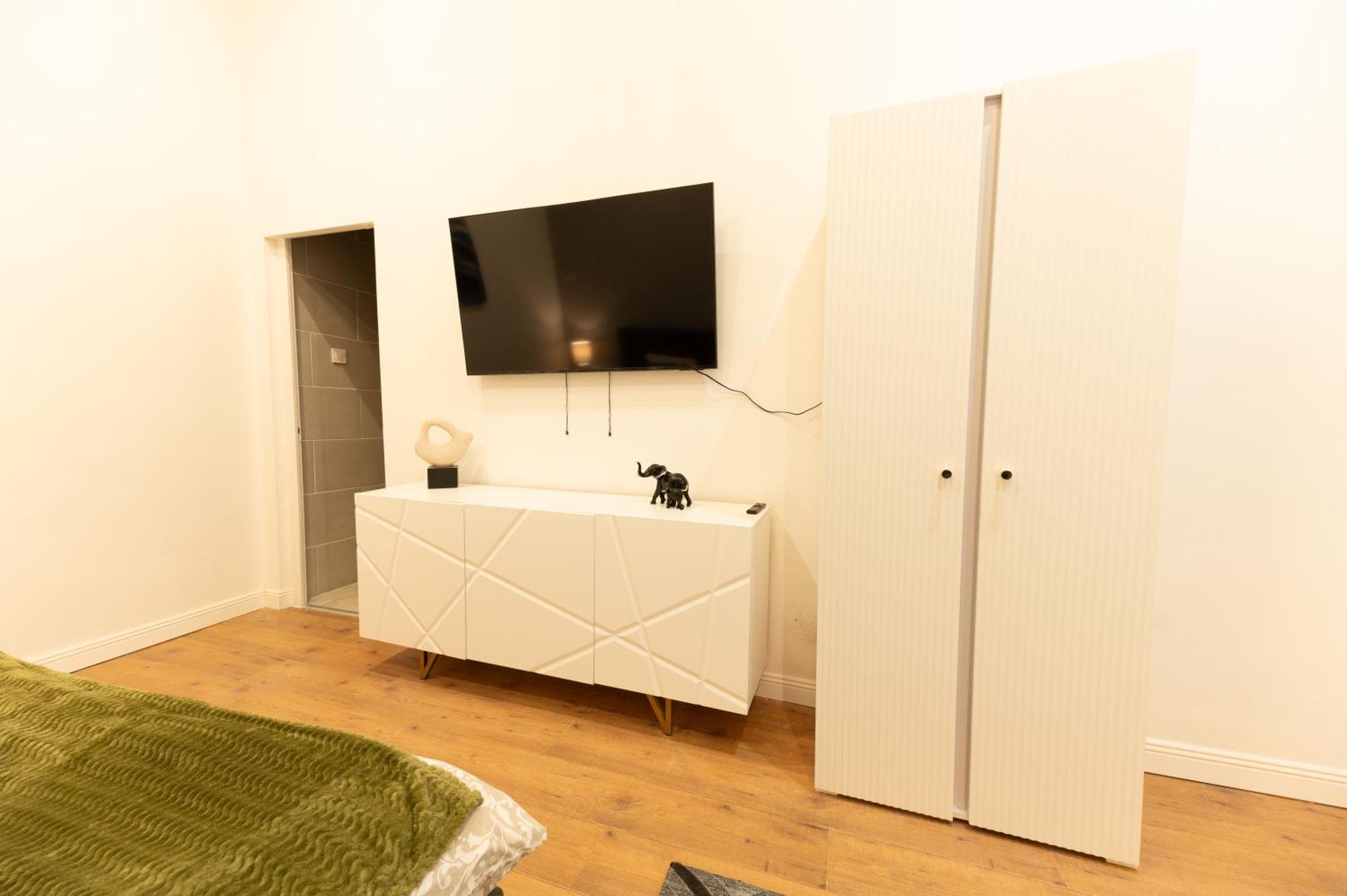 Superior N' Cozy Mozsar 6 In The Heart Of *