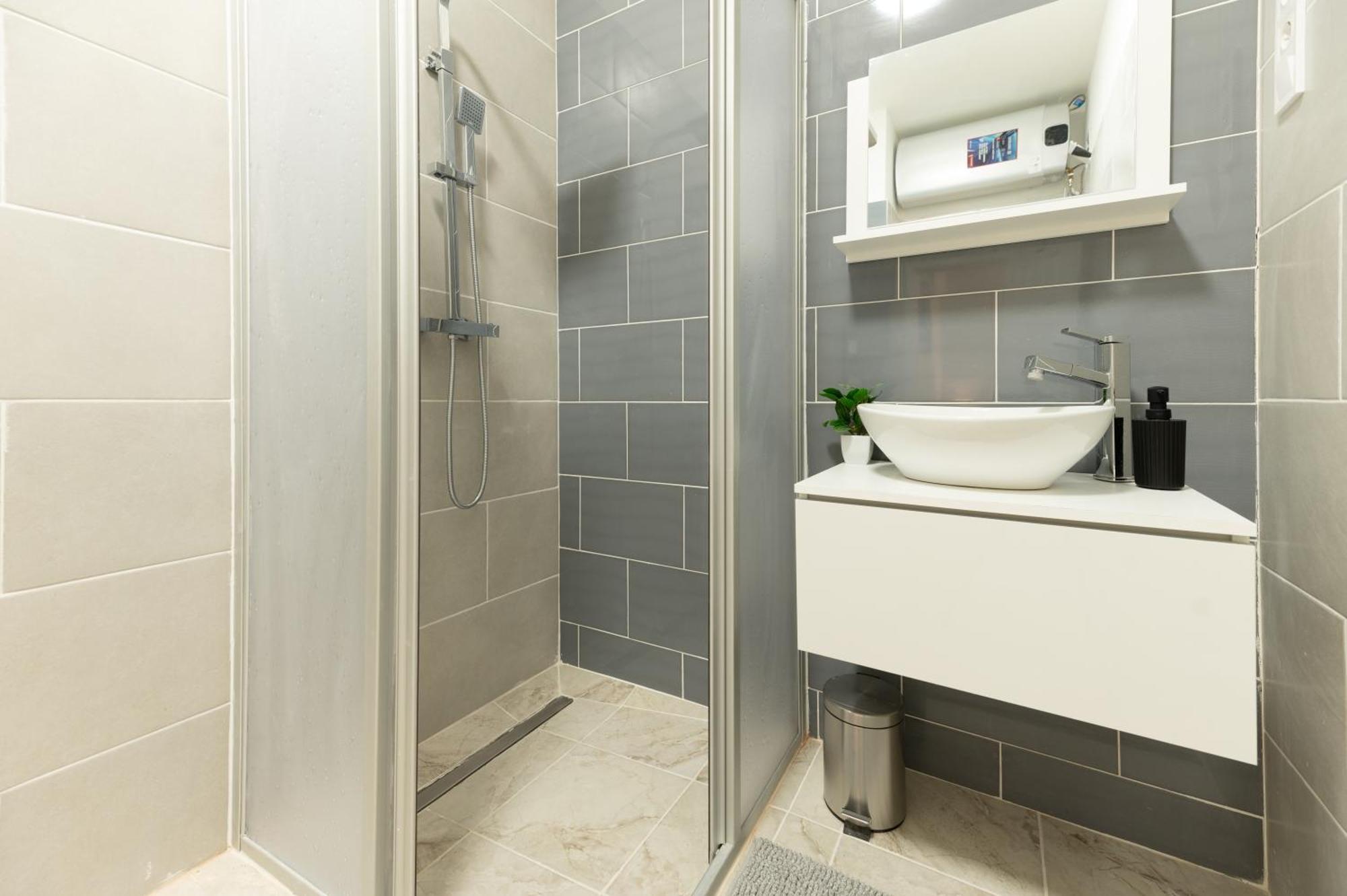 Superior N' Cozy Mozsar 6 In The Heart Of Apartment *