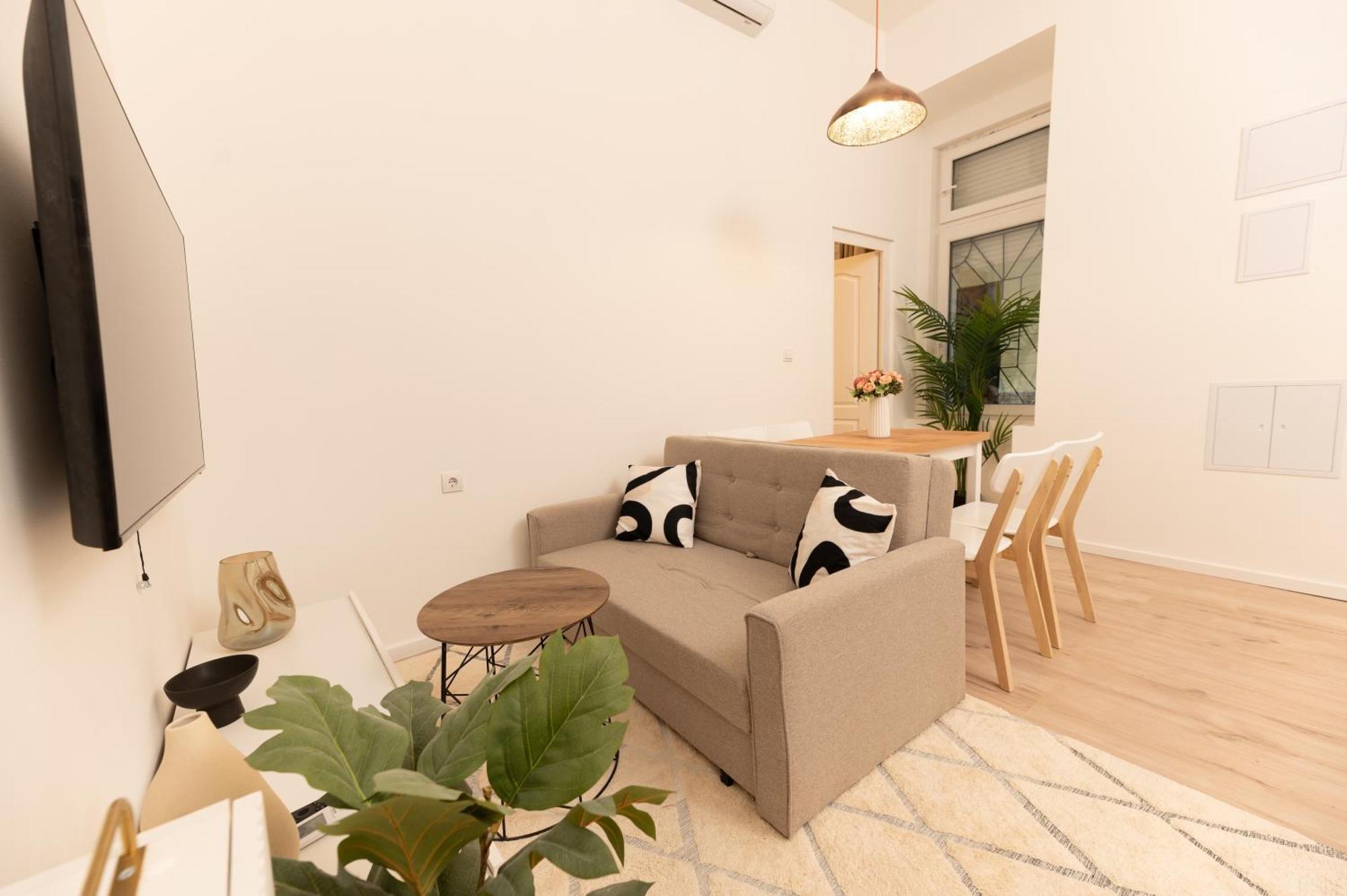 Superior N' Cozy Mozsar 6 In The Heart Of בודפשט