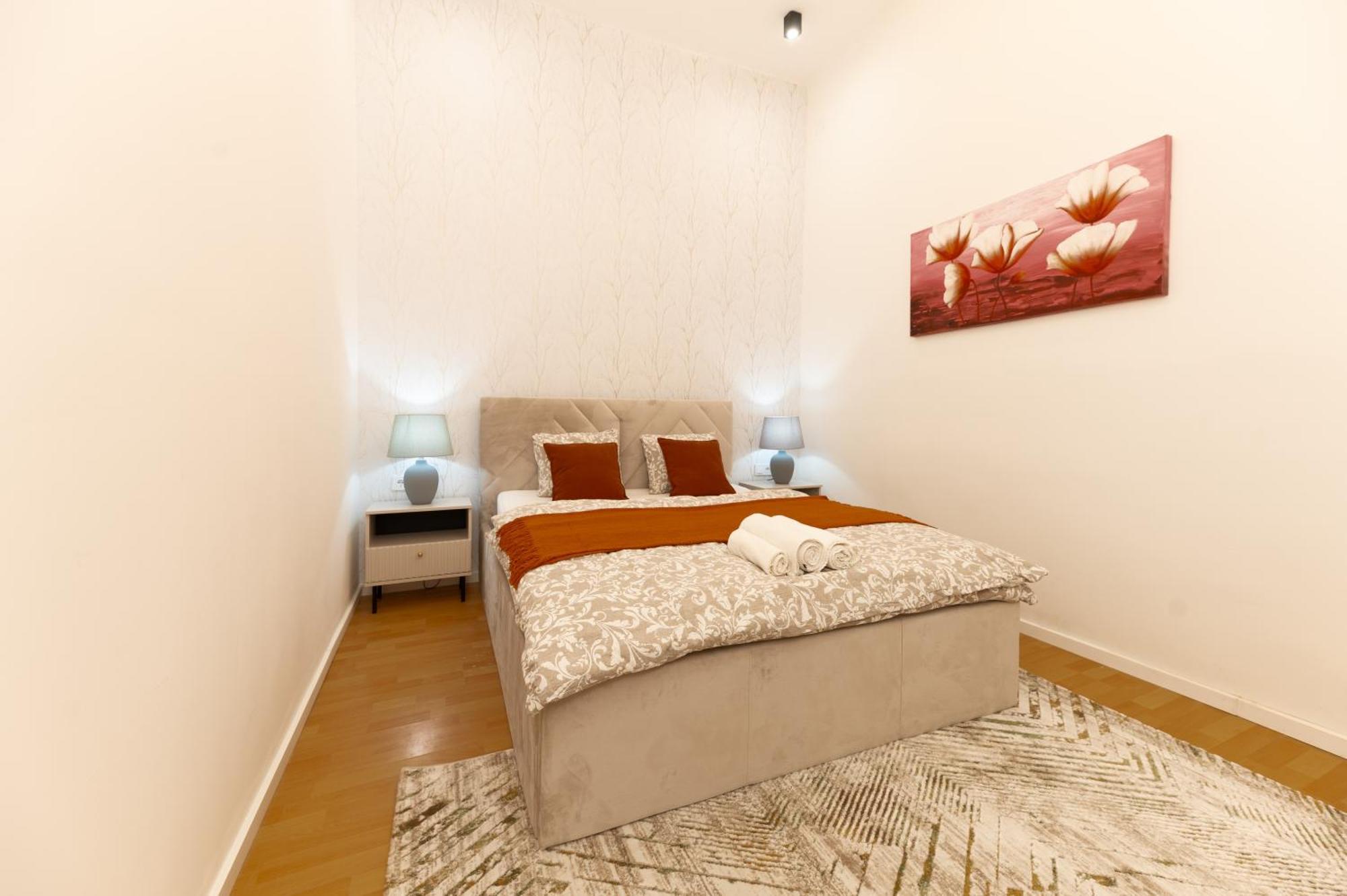 Superior N' Cozy Mozsar 6 In The Heart Of דירה